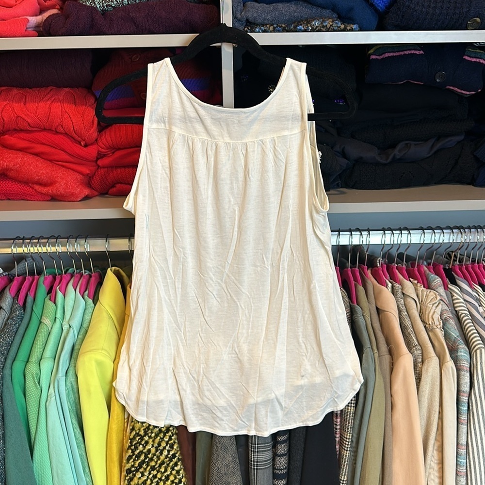 Loft ivory sleeveless scoop neck fringed top size XS - Picture 3 of 3